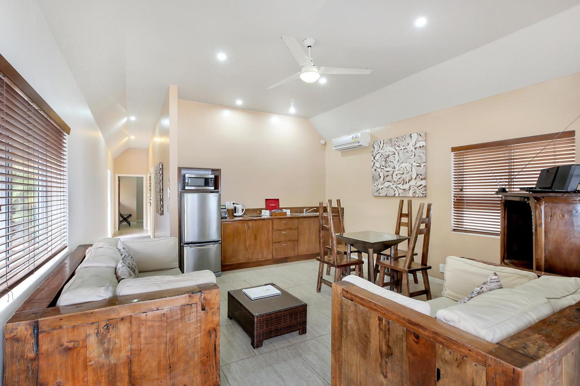 Crown Beach Resort & Spa (Adults Only) Раратонга Экстерьер фото