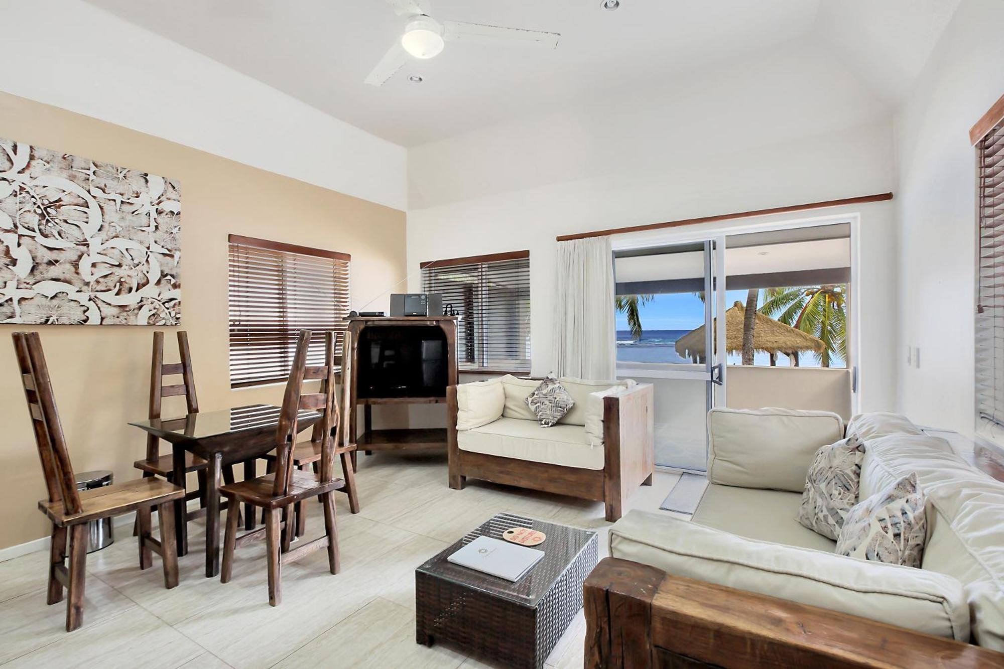 Crown Beach Resort & Spa (Adults Only) Раратонга Экстерьер фото